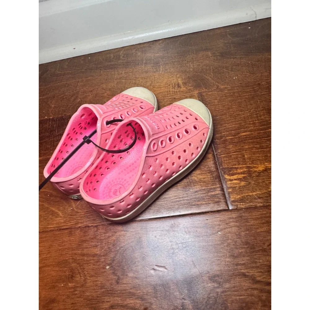 Native Jefferson Pink Perforated Slip On Water Shoes Kids C7